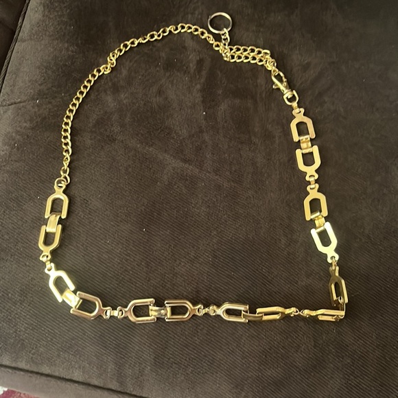 Gold chain belt - Picture 2 of 3
